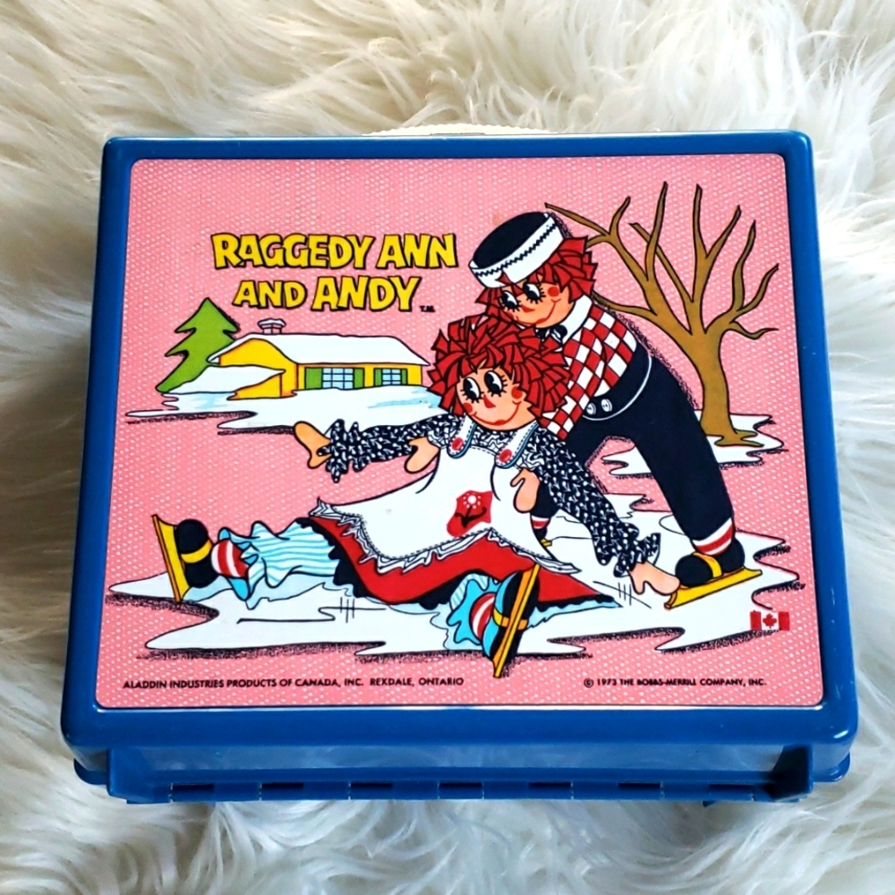 Raggedy Ann & Andy 1973 Vintage Blue Plastic Aladdin Lunch Box Canada Bobbs